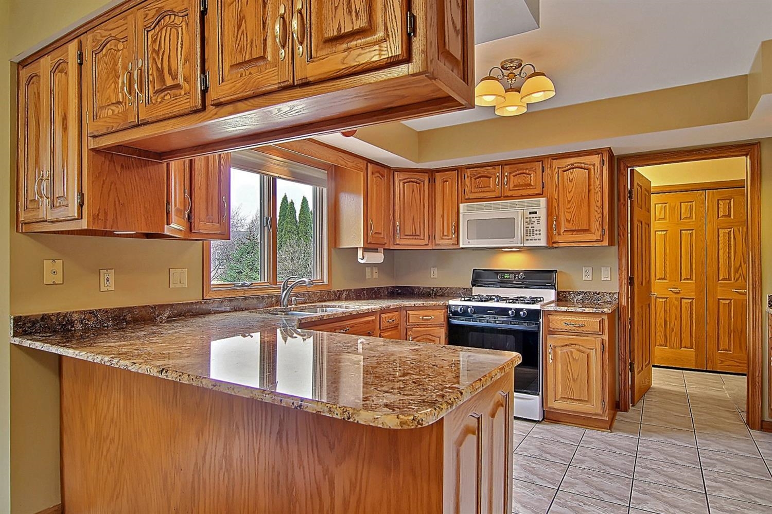 1124 Treadway Road Munster, IN 46321 - Photo 9 of 10 1500x999