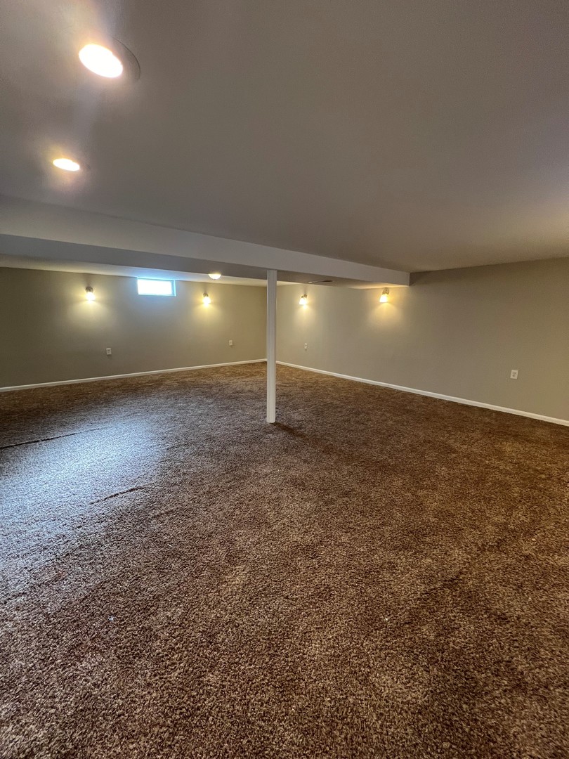 1171 South Ridge Avenue Arlington Heights, IL 60005 - Photo 10 of 12 a view of empty room