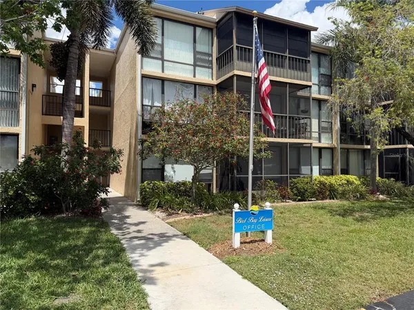 $1,800 | 618 Bird Bay Drive South, Unit 110, Venice, FL 34285