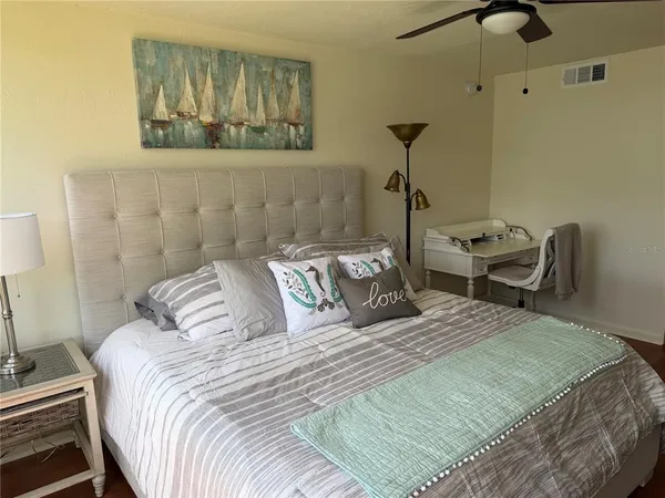 $1,800 | 618 Bird Bay Drive South, Unit 110, Venice, FL 34285