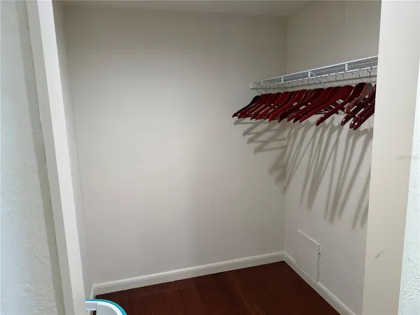 $1,800 | 618 Bird Bay Drive South, Unit 110, Venice, FL 34285