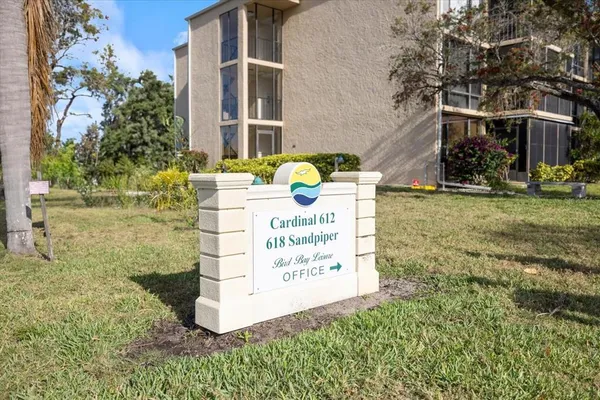 $1,800 | 618 Bird Bay Drive South, Unit 110, Venice, FL 34285