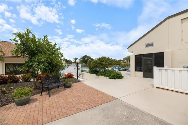 $1,800 | 618 Bird Bay Drive South, Unit 110, Venice, FL 34285