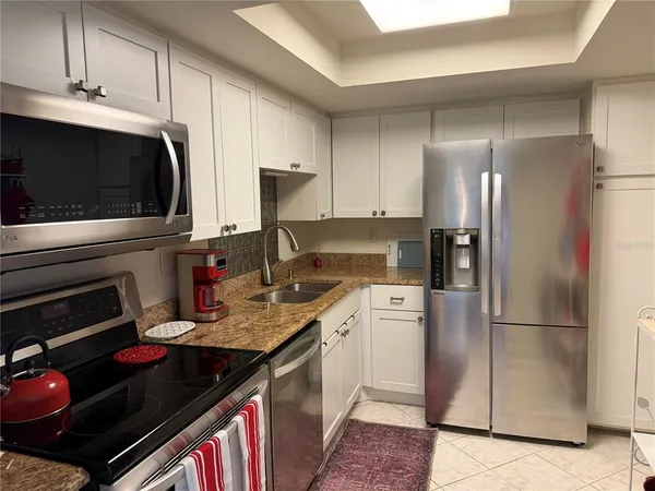 $1,800 | 618 Bird Bay Drive South, Unit 110, Venice, FL 34285