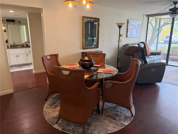 $1,800 | 618 Bird Bay Drive South, Unit 110, Venice, FL 34285