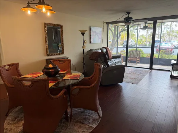 $1,800 | 618 Bird Bay Drive South, Unit 110, Venice, FL 34285