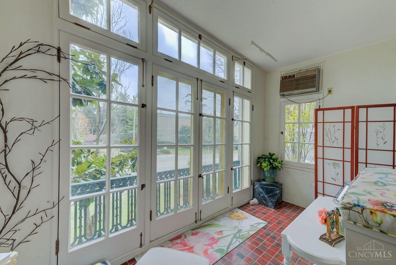 2136 Madison Road, Unit C Cincinnati, OH 45208 - Photo 5 of 33 Gallery Image 5