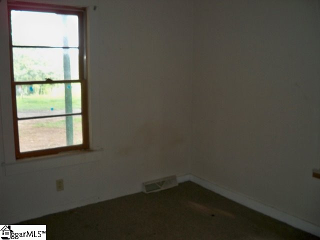 171 Woodland Road Marietta, SC 29661 - Photo 12 of 18