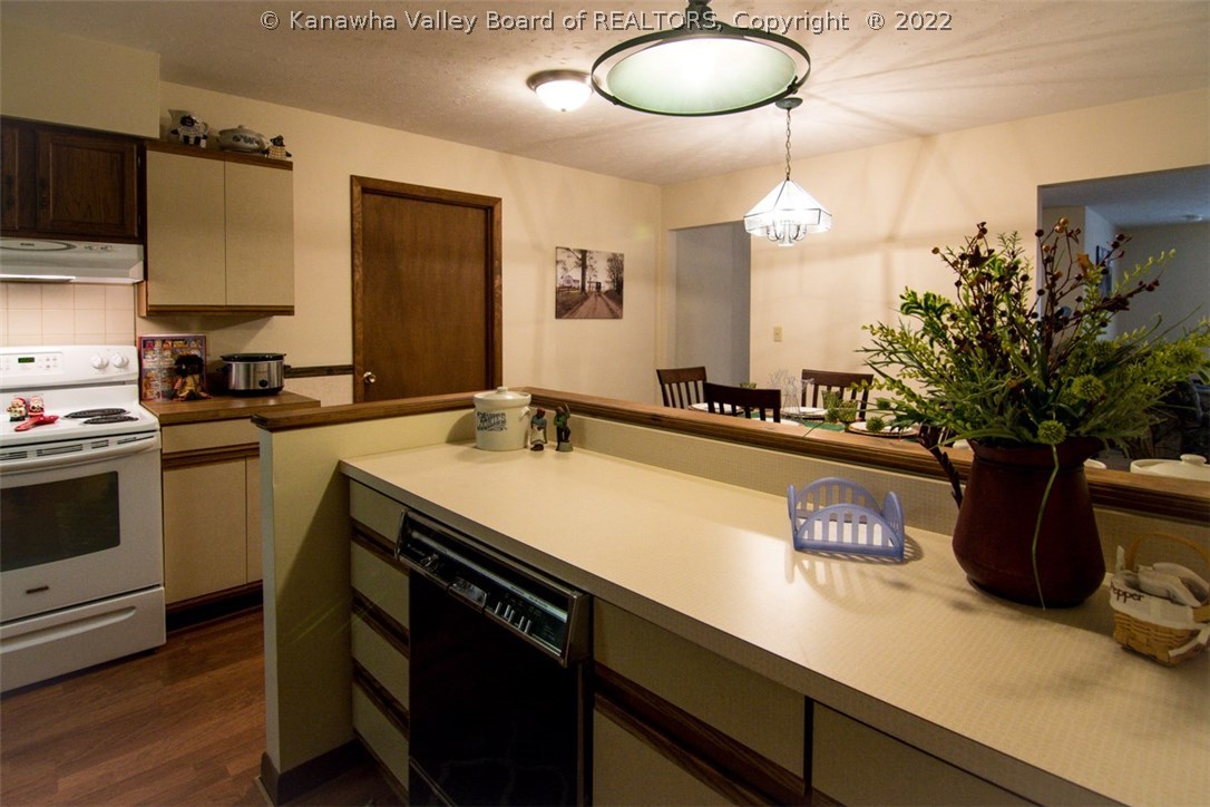 3065 Kentuck Road Kenna, WV 25248 - Photo 9 of 25 Gallery Image 9