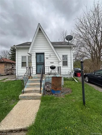 $28,999 | 766 East Austin Avenue, Flint, MI 48505