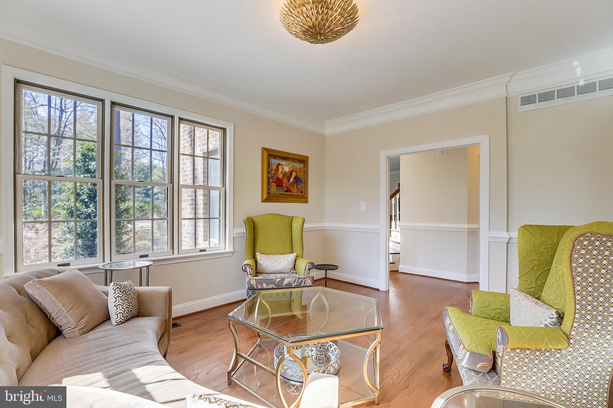 32 Poplar Point Road Edgewater, MD 21037 - Photo 22 of 63 Elegant chair rail and crown molding