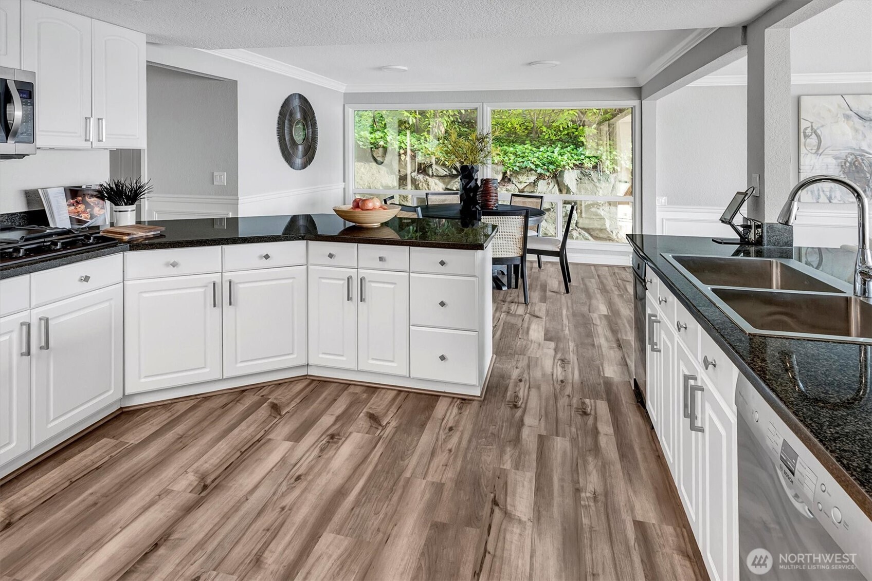 8001 Talbot Road Edmonds, WA 98026 - Photo 12 of 40