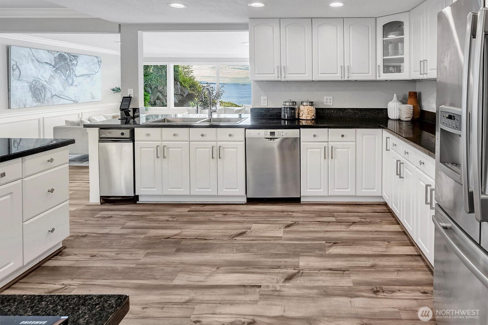 8001 Talbot Road Edmonds, WA 98026 - Photo 13 of 40