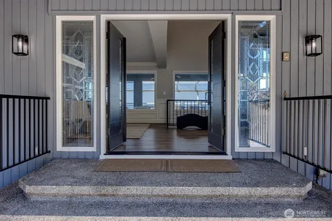 $3,690,000 | 8001 Talbot Road, Edmonds, WA 98026