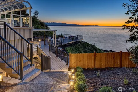 $3,690,000 | 8001 Talbot Road, Edmonds, WA 98026