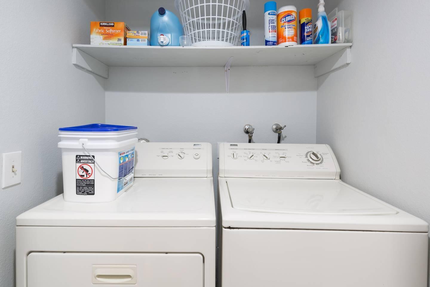 82191 Waring Way Indio, CA 92201 - Photo 25 of 42 a utility room with dryer and washer