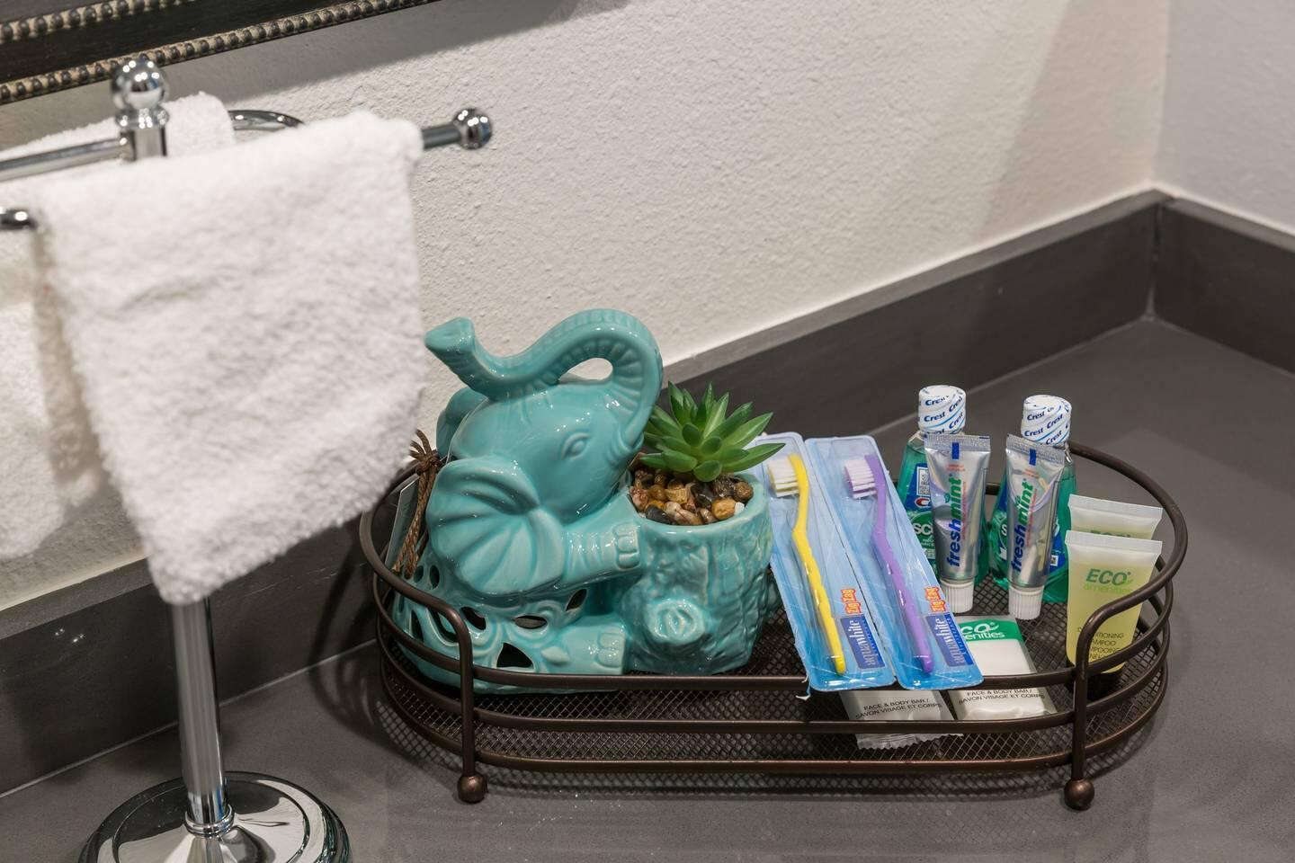82191 Waring Way Indio, CA 92201 - Photo 38 of 42 a view of a dining area with furniture
