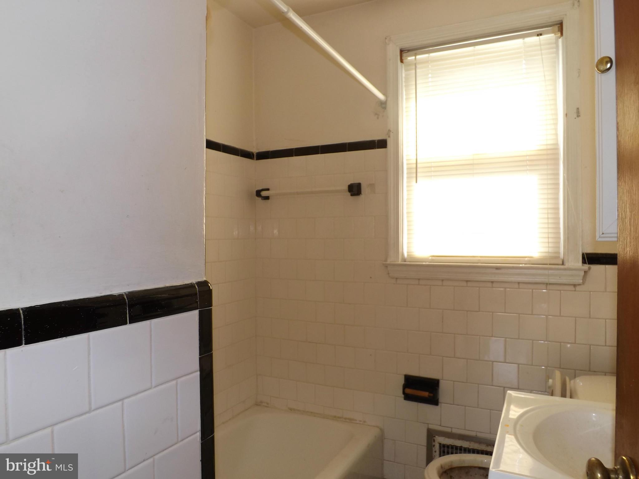 6507 Hazelwood Court Baltimore, MD 21237 - Photo 8 of 13 Bath