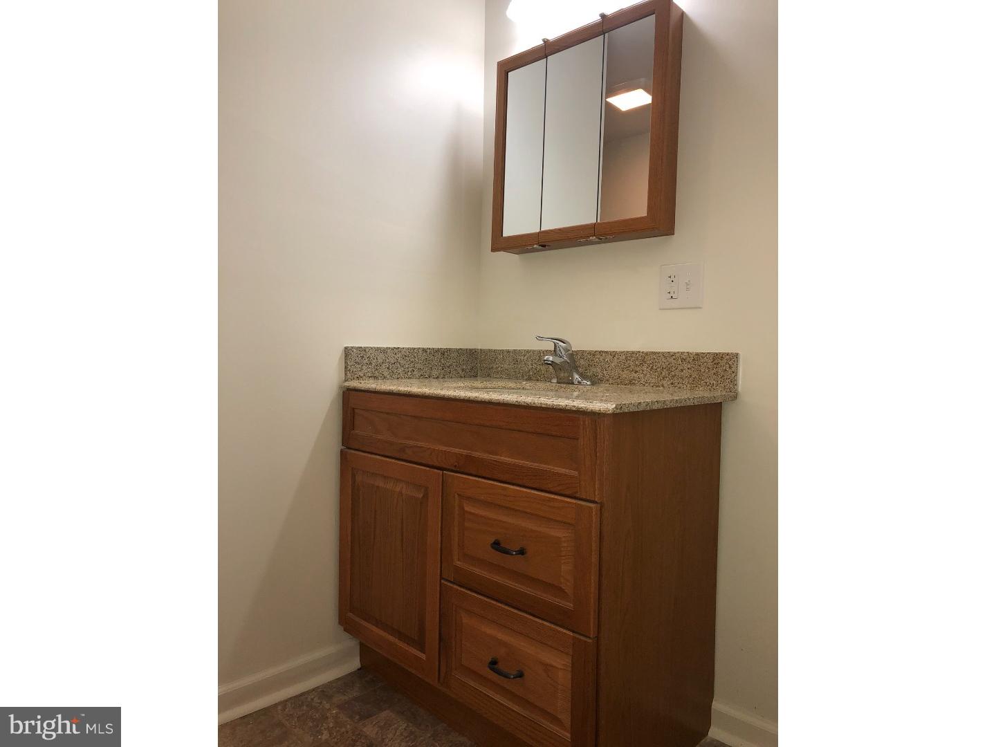 433 Ridge Road Millville, NJ 08332 - Photo 11 of 14 Bathroom