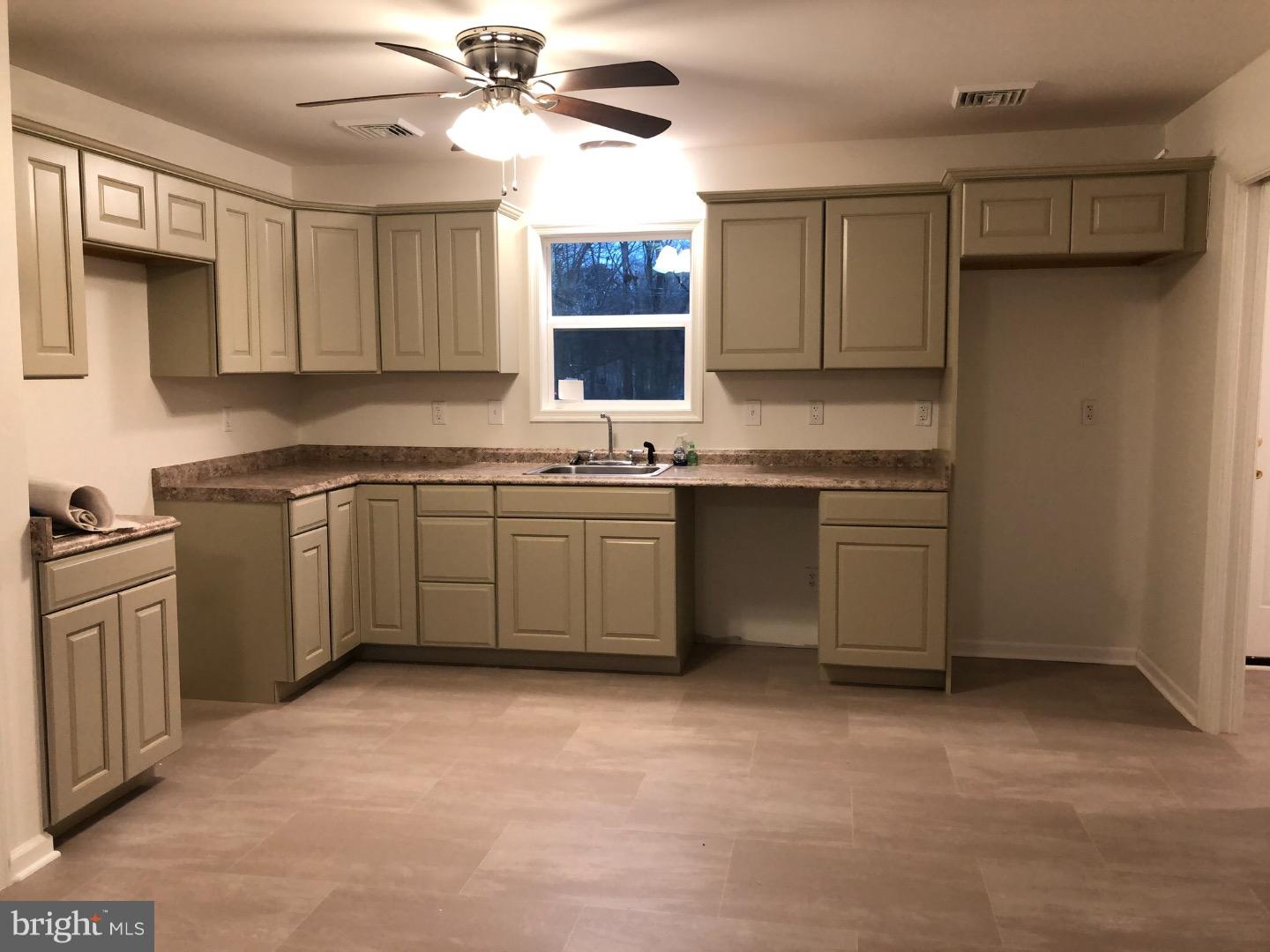 433 Ridge Road Millville, NJ 08332 - Photo 5 of 14 Kitchen
