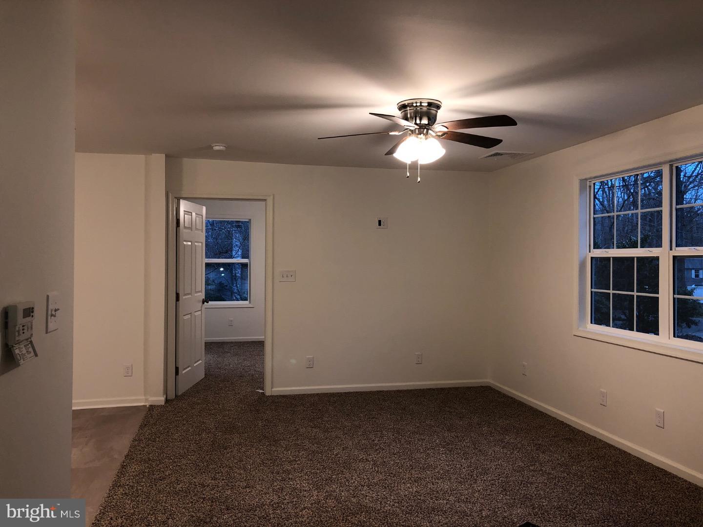 433 Ridge Road Millville, NJ 08332 - Photo 7 of 14 Living Room