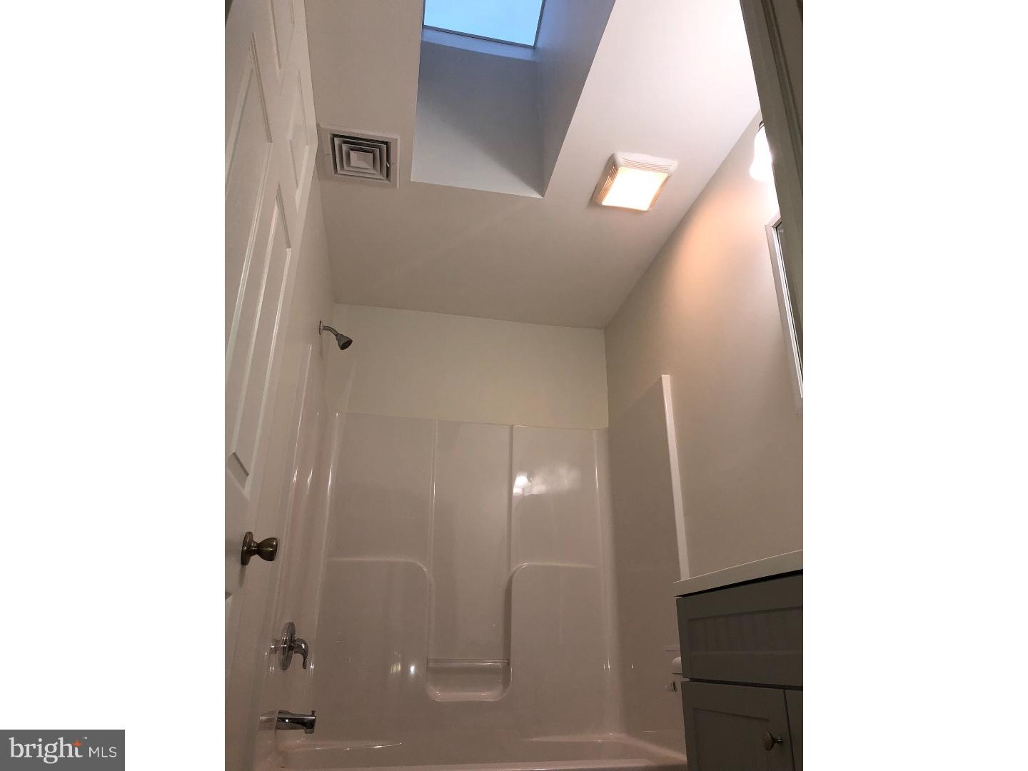 433 Ridge Road Millville, NJ 08332 - Photo 9 of 14 Bathroom