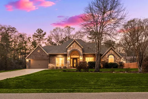 $450,000 | 9106 Wapiti Trail, Conroe, TX 77303