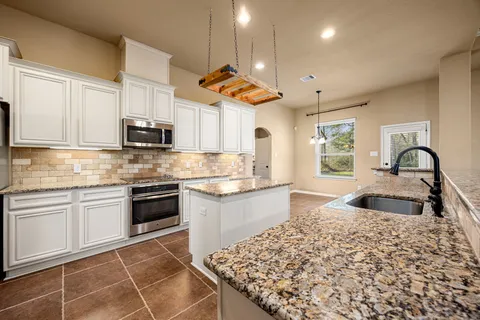 $450,000 | 9106 Wapiti Trail, Conroe, TX 77303