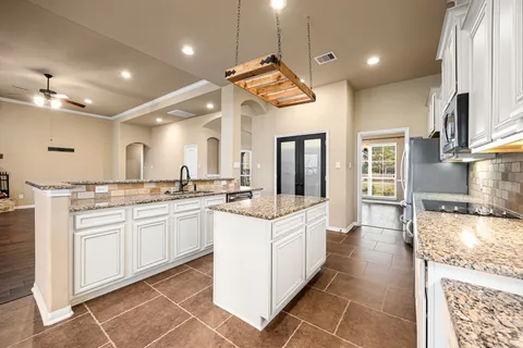 $450,000 | 9106 Wapiti Trail, Conroe, TX 77303