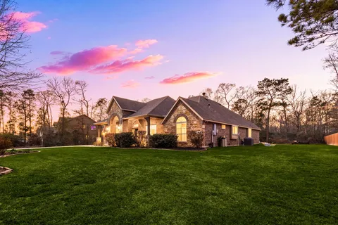 $450,000 | 9106 Wapiti Trail, Conroe, TX 77303