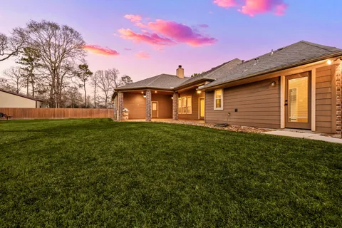 $450,000 | 9106 Wapiti Trail, Conroe, TX 77303