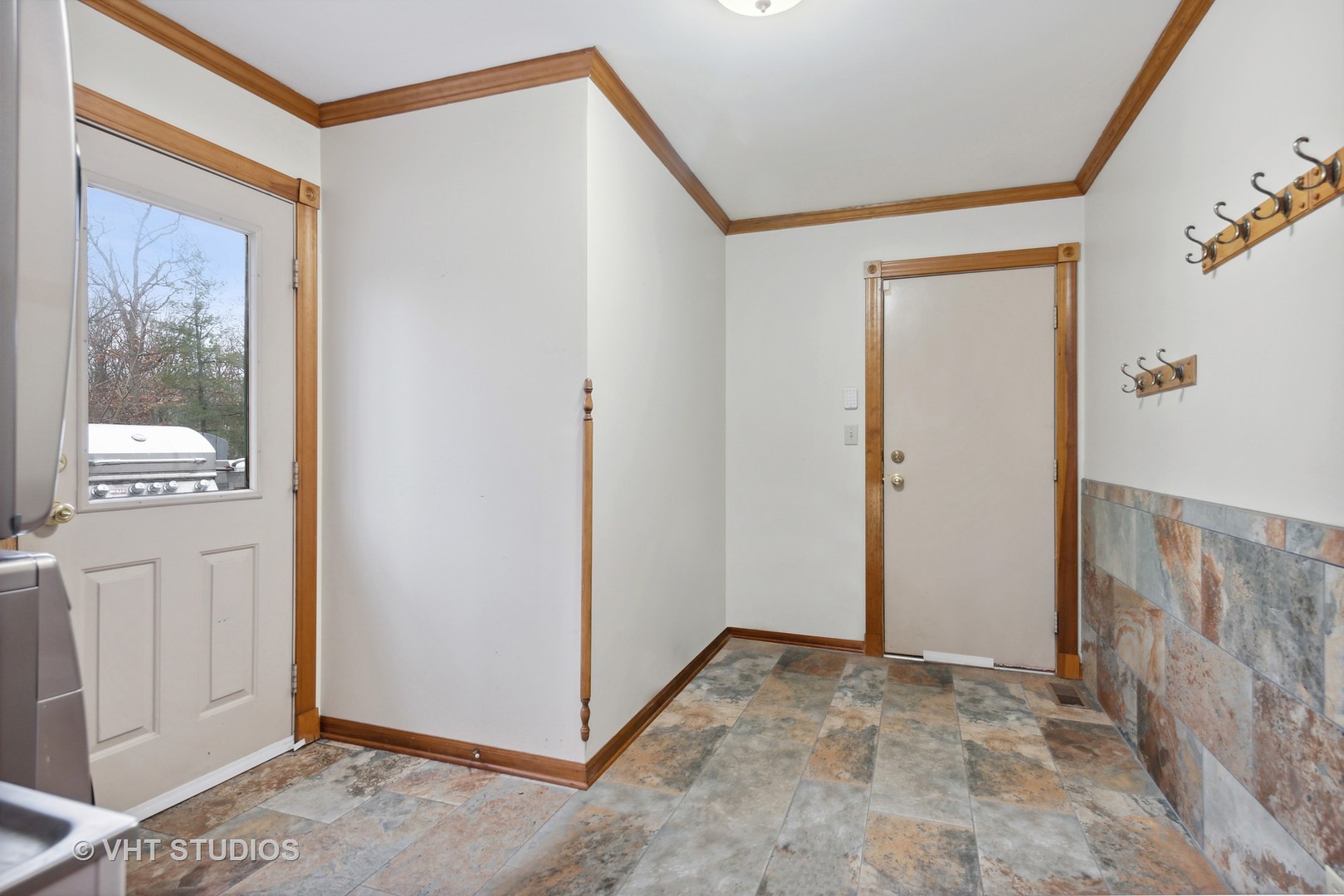 209 Miller Road Lake Zurich, IL 60047 - Photo 9 of 39 Gallery Image 9