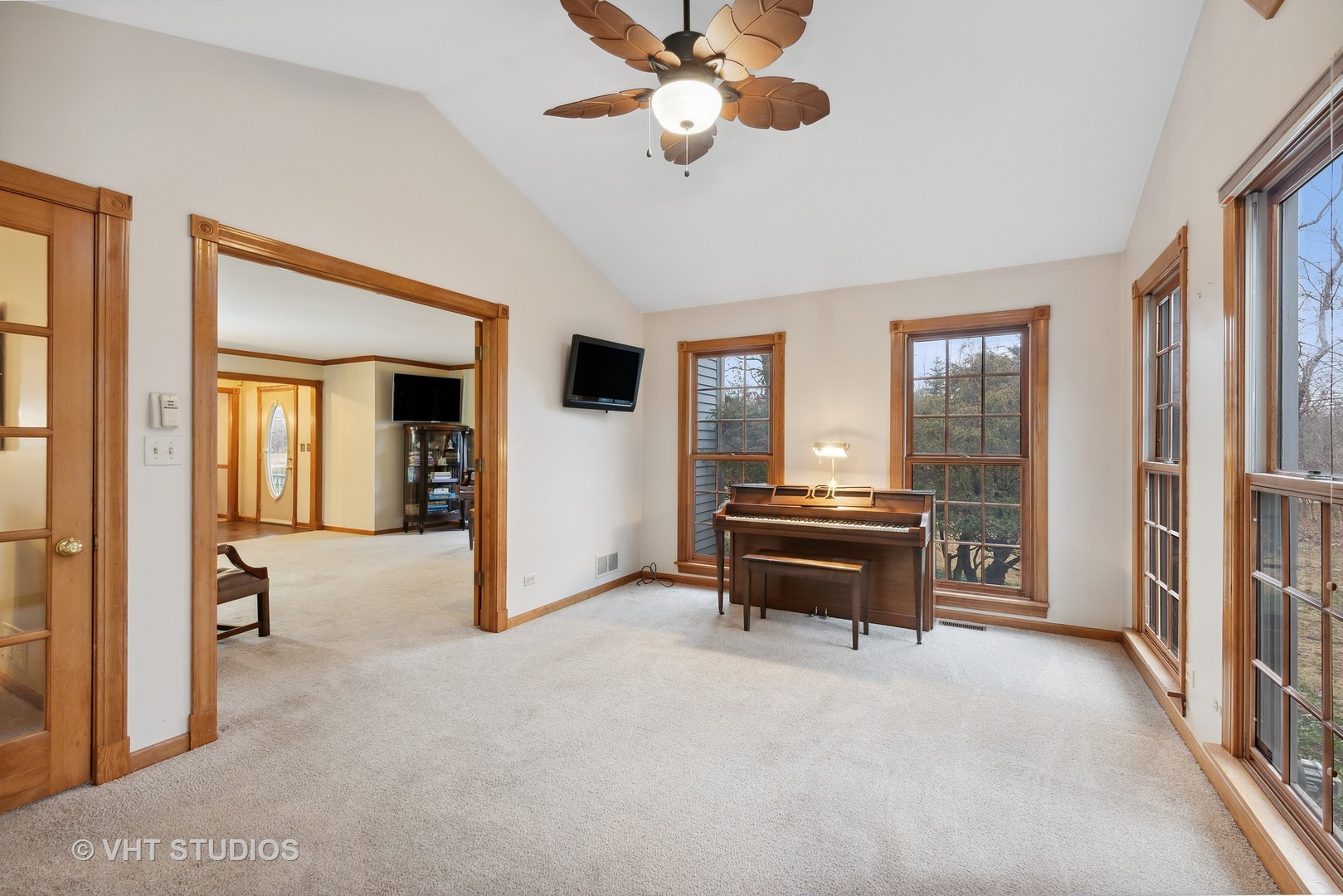 209 Miller Road Lake Zurich, IL 60047 - Photo 10 of 39 Gallery Image 10