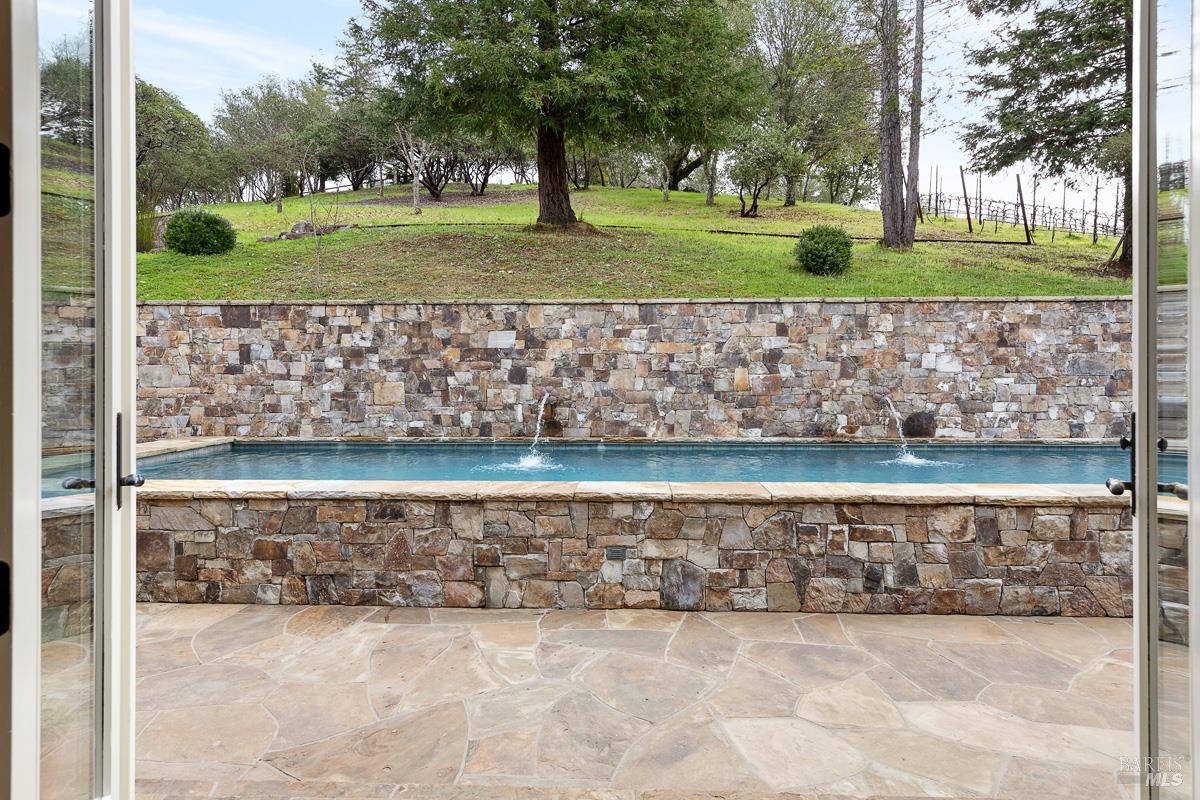 330 Chiquita Road Healdsburg, CA 95448 - Photo 19 of 68