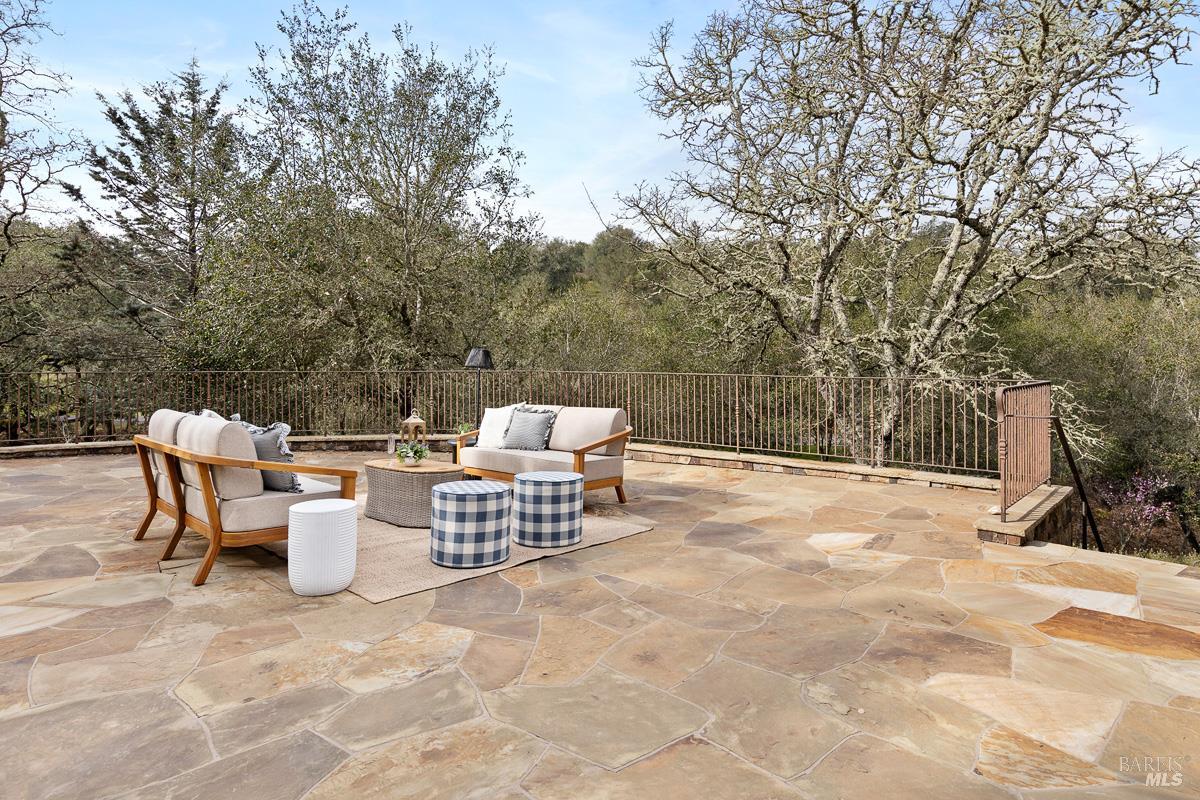 330 Chiquita Road Healdsburg, CA 95448 - Photo 24 of 68