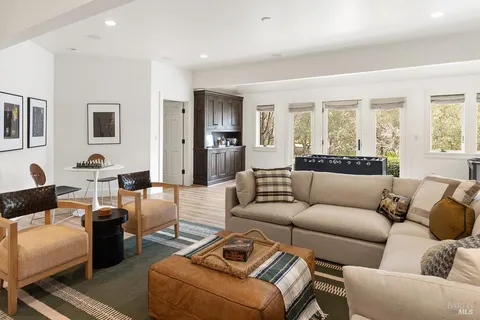 $2,985,000 | 330 Chiquita Road, Healdsburg, CA 95448