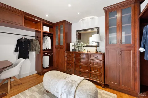 $2,985,000 | 330 Chiquita Road, Healdsburg, CA 95448