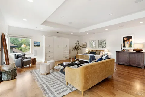 $2,985,000 | 330 Chiquita Road, Healdsburg, CA 95448