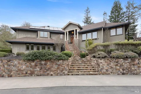 $2,985,000 | 330 Chiquita Road, Healdsburg, CA 95448