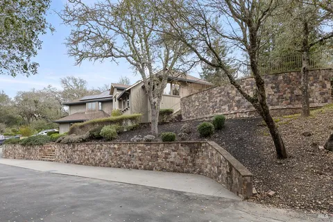$2,985,000 | 330 Chiquita Road, Healdsburg, CA 95448