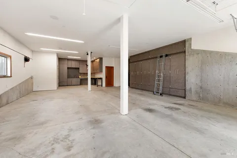 $2,985,000 | 330 Chiquita Road, Healdsburg, CA 95448