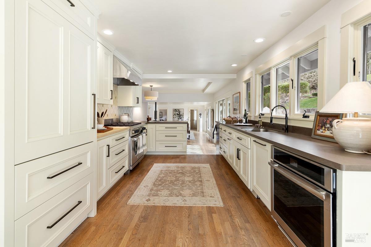 330 Chiquita Road Healdsburg, CA 95448 - Photo 10 of 68