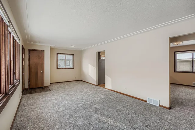 $355,900 | 4035 Louisiana Avenue North, New Hope, MN 55427