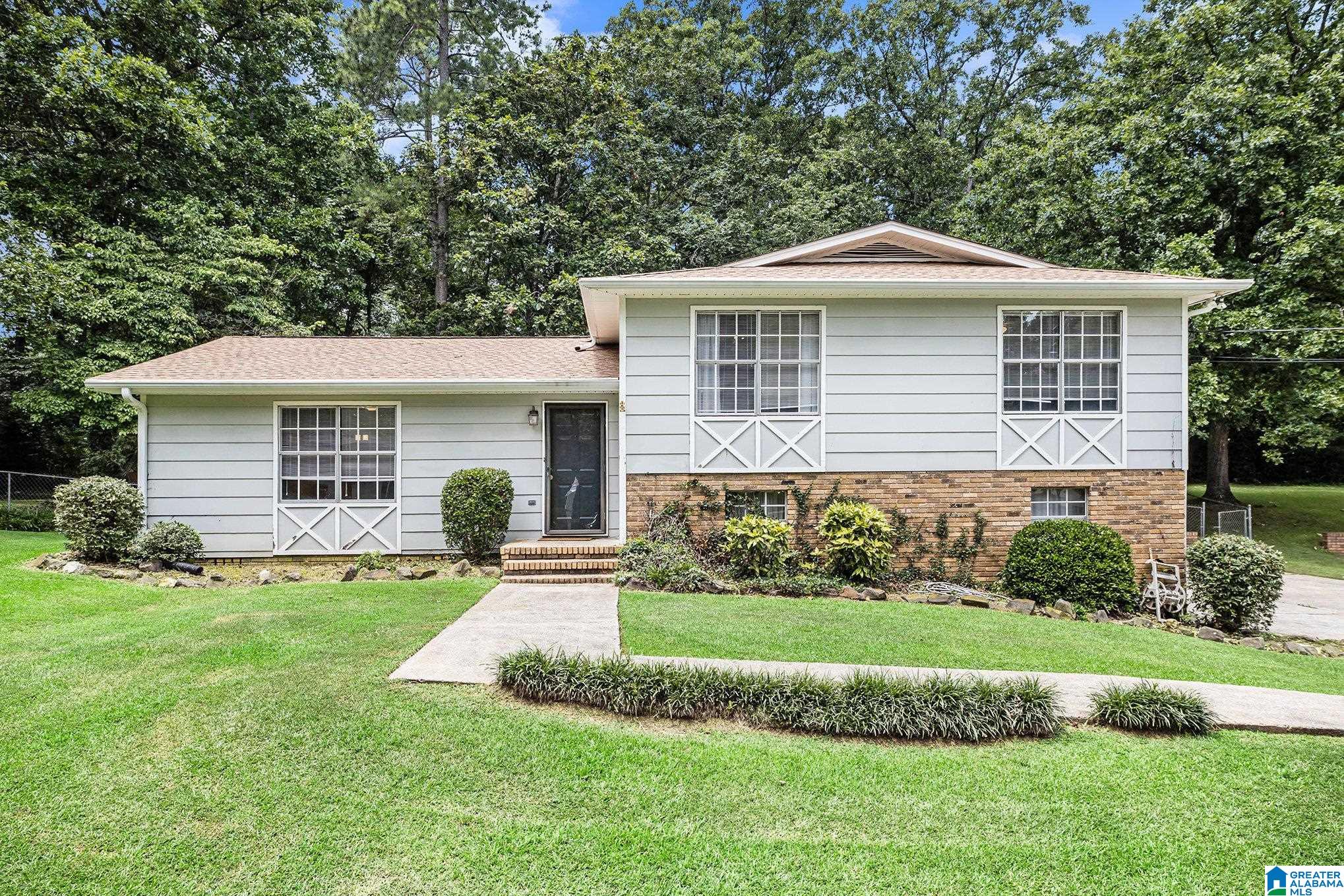 1421 Cross Path Drive Alabaster, AL 35007 - Photo 2 of 22