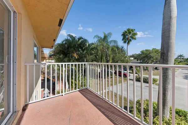 $2,600 | 1000 Northeast 9th Avenue, Unit 6, Delray Beach, FL 33483