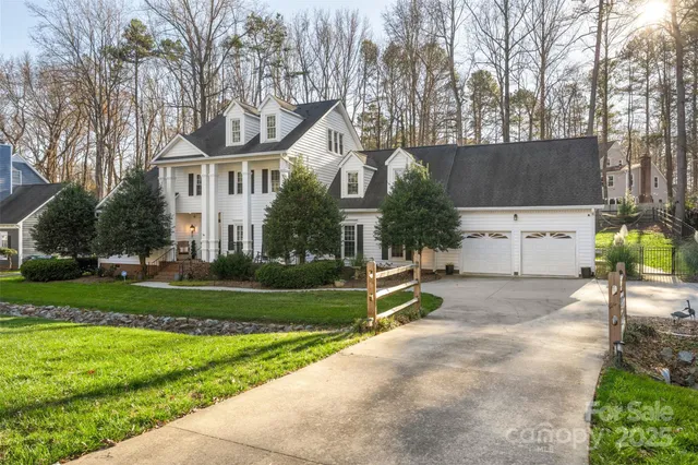 $850,000 | 4912 Dayspring Drive, Mint Hill, NC 28227