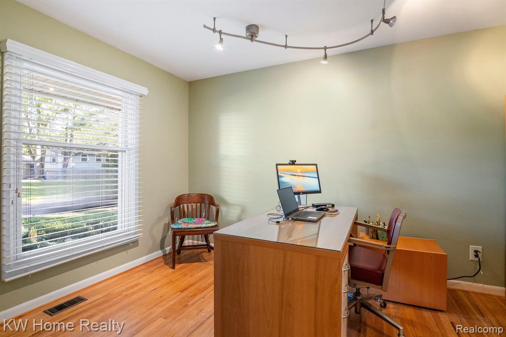 29952 Fox Grove Road Farmington Hills, MI 48334 - Photo 21 of 53 Gallery Image 21