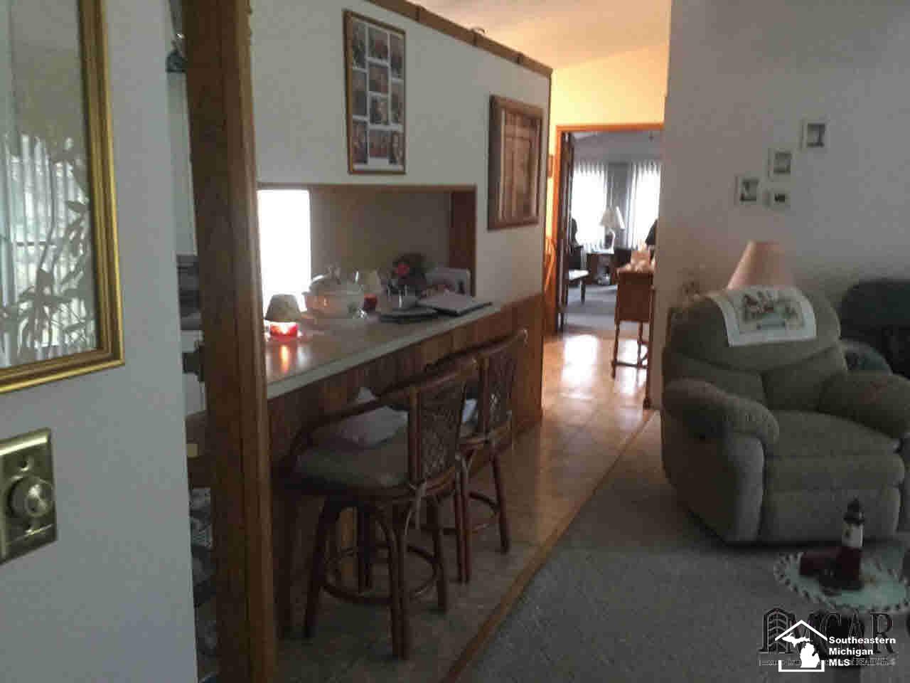 1905 Lasalle Road Monroe, MI 48162 - Photo 5 of 14 21421675-4.JPG