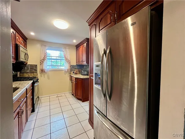 $269,900 | 8133 Duncowing Lane, Clay, NY 13041