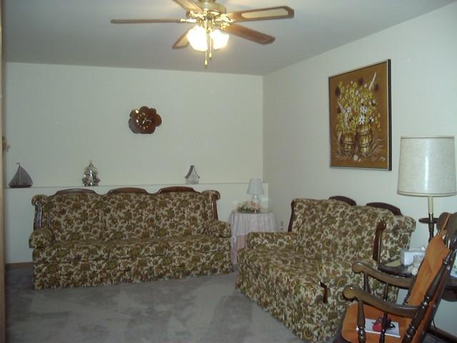 39 Comanche Pines Road Effort, PA 18330 - Photo 10 of 15 Family Room